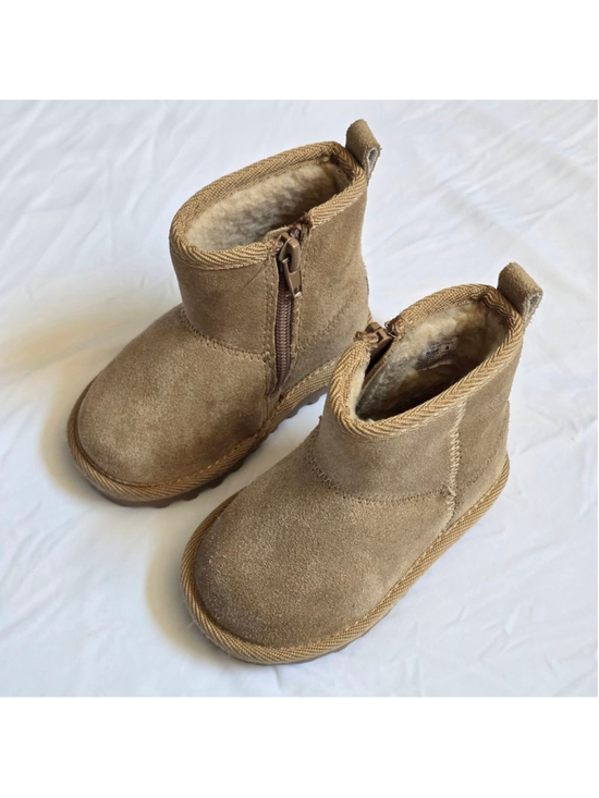 BEARPAW Other - Baby BEARPAW Boots Size 4 Brown